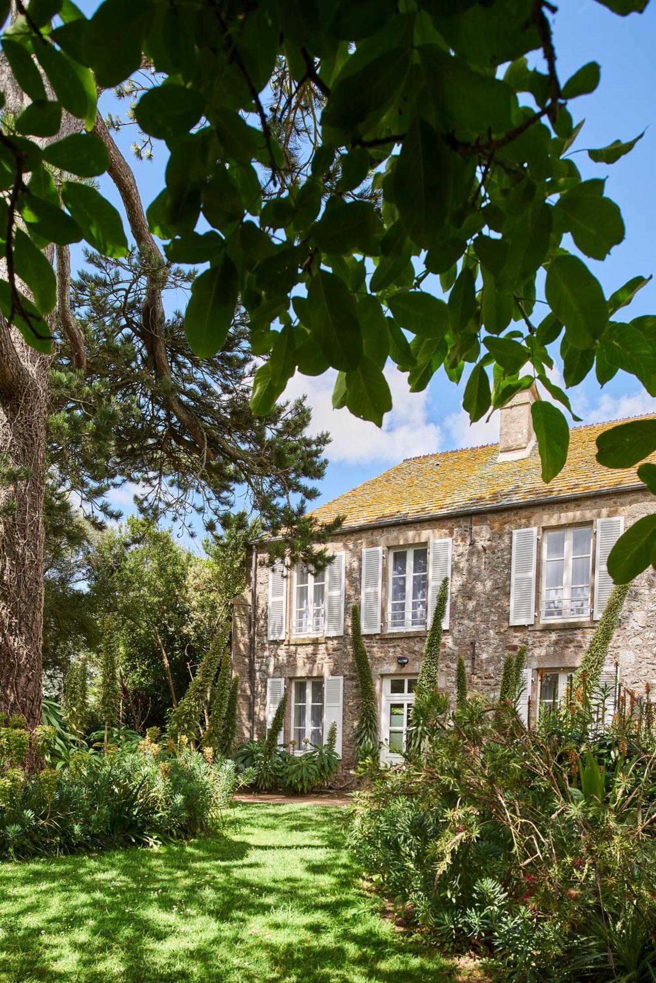 Hotel Les Maisons De Tatihou, The Originals Relais Saint-Vaast-la-Hougue Exterior foto